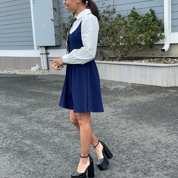 Dress & Tie - Picture 3 of 3